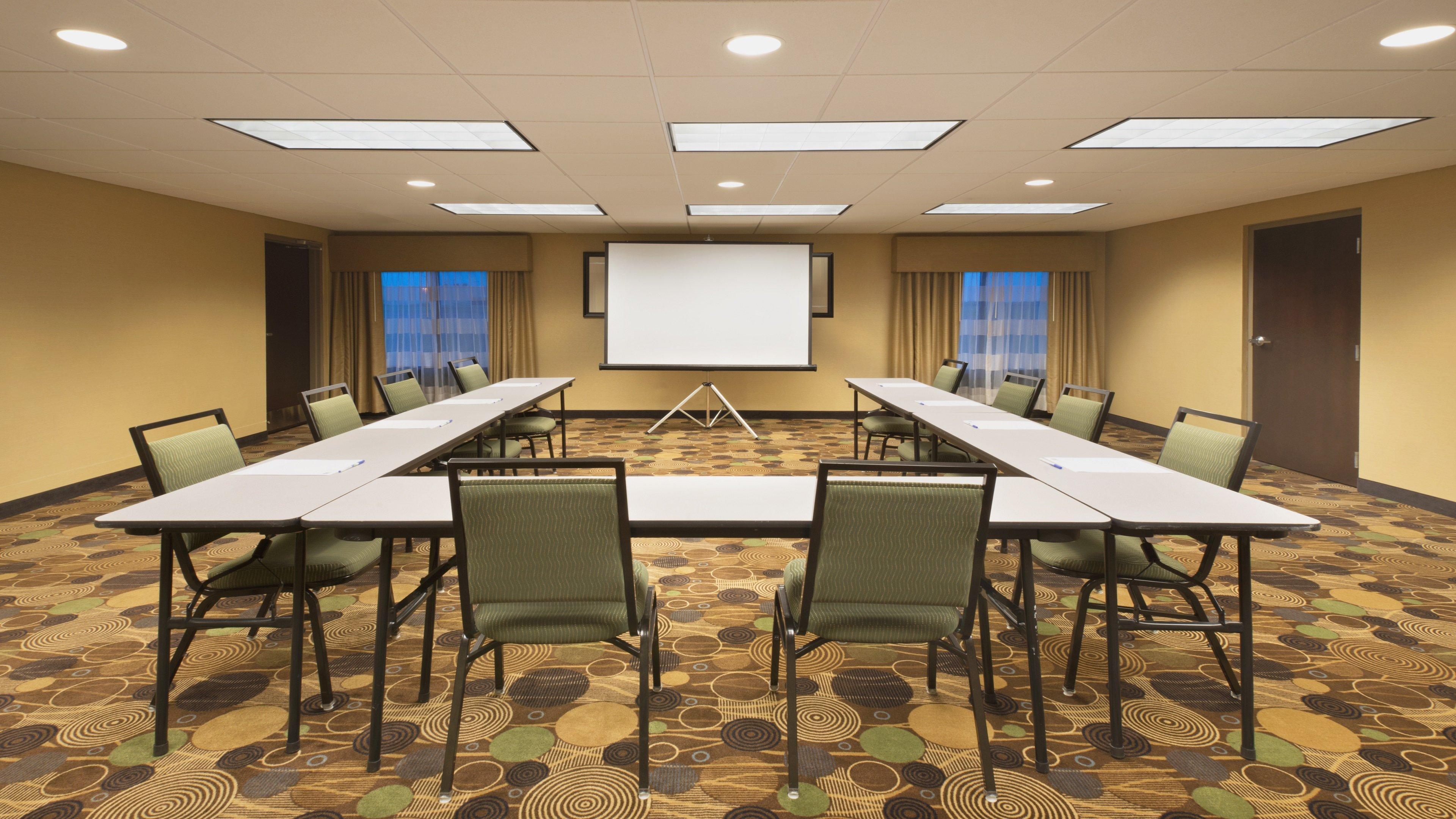 Holiday Inn Express Hotel & Suites Colby By Ihg Εξωτερικό φωτογραφία