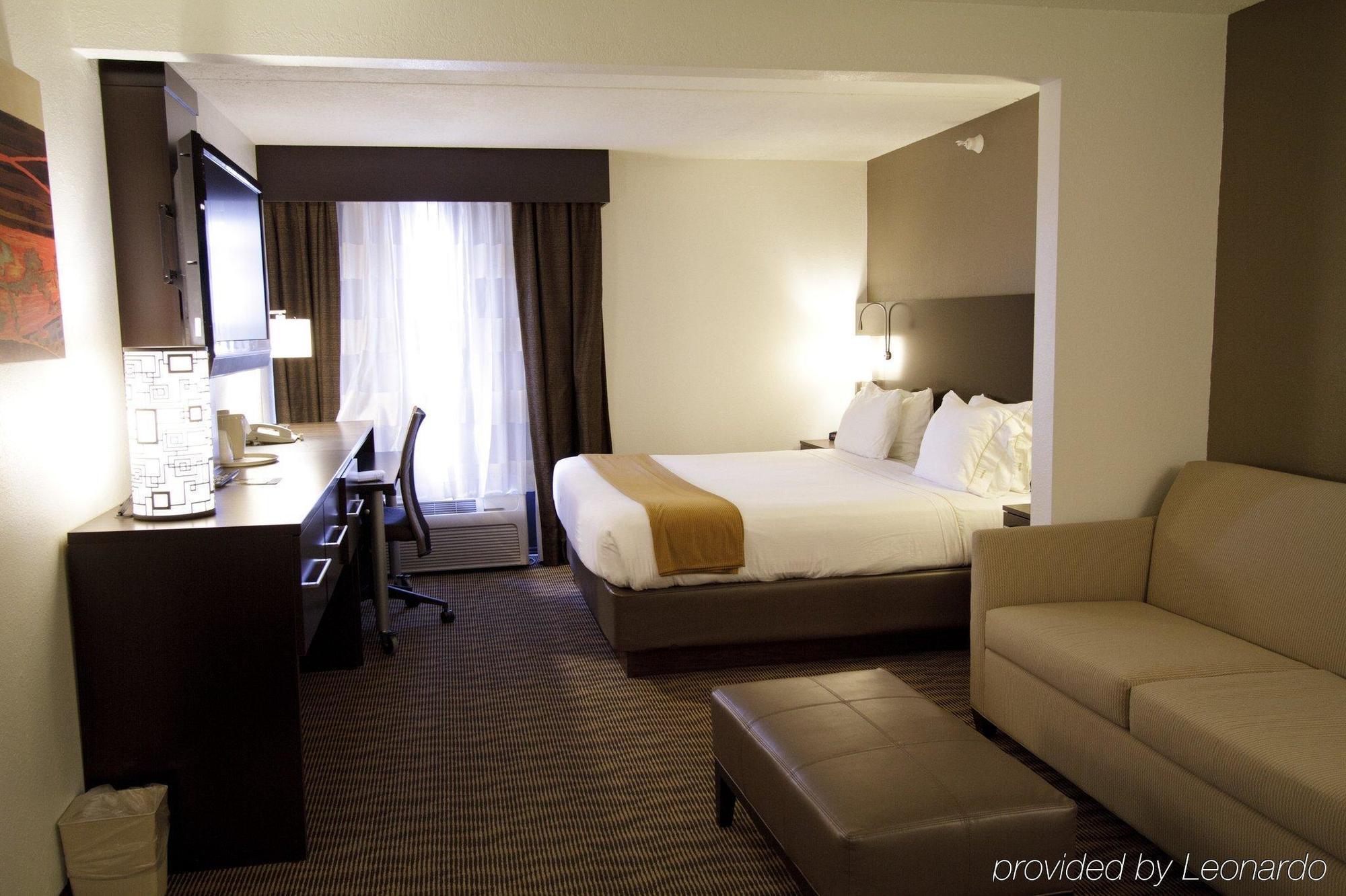 Holiday Inn Express Hotel & Suites Colby By Ihg Εξωτερικό φωτογραφία