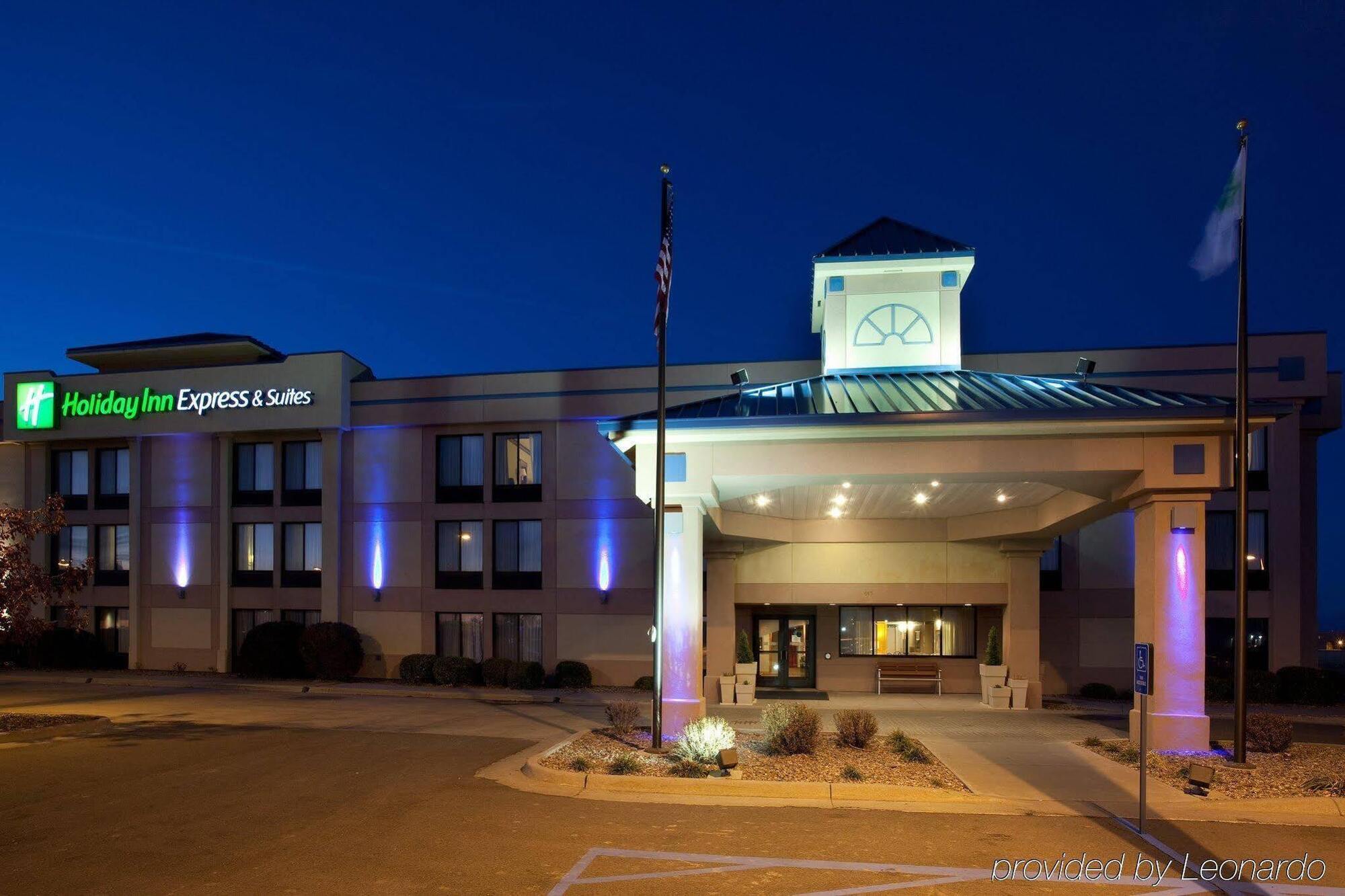 Holiday Inn Express Hotel & Suites Colby By Ihg Εξωτερικό φωτογραφία