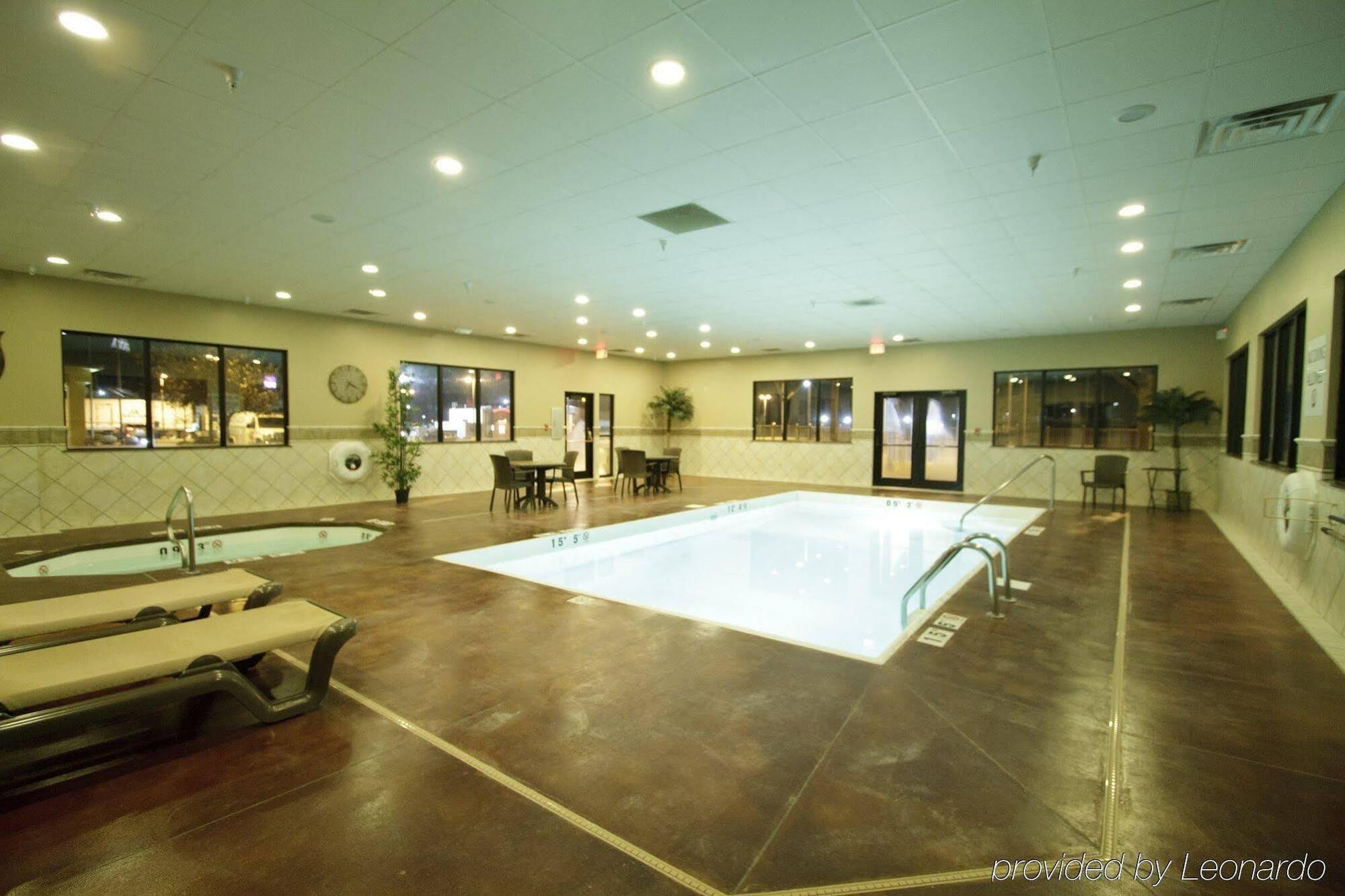 Holiday Inn Express Hotel & Suites Colby By Ihg Εξωτερικό φωτογραφία